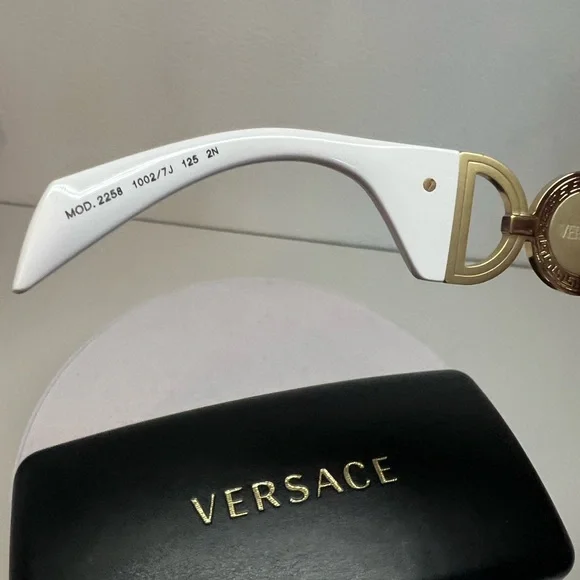 Versace Sunglasses, NEW - Picture 7 of 9